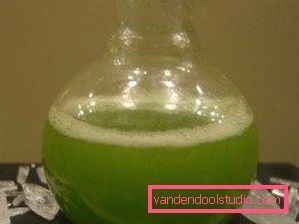 liquide savonneux vert