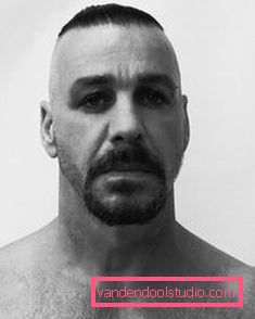 Quel est le nom de la coiffure de Till Lindemann - photo